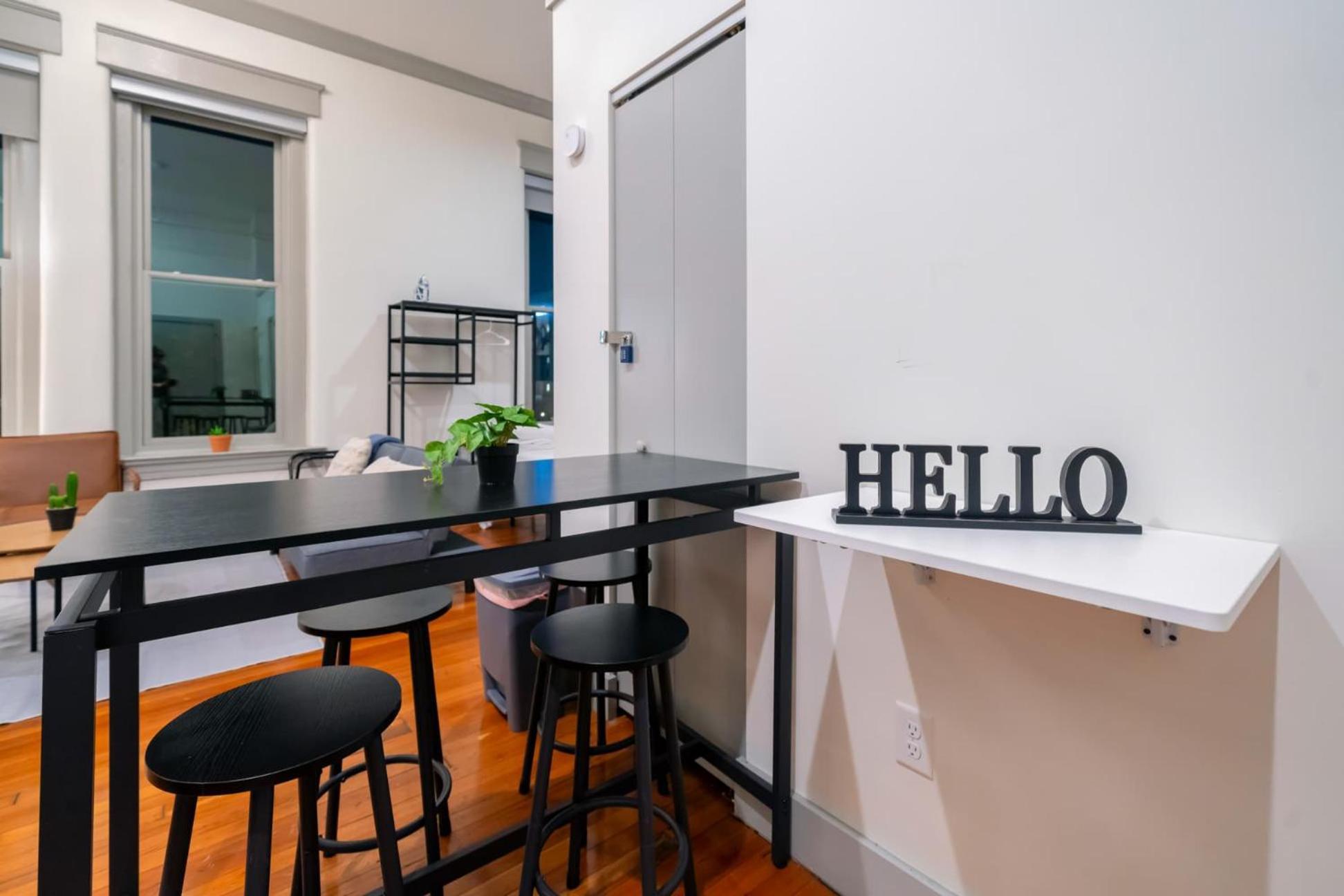 Bright And Modern In # 406 * Louisville